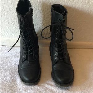 Cambridge women’s Black army boots